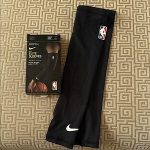 Nike Basketball NBA Elite Sleeves Dri-Fit Style CT3750 Black Meduim